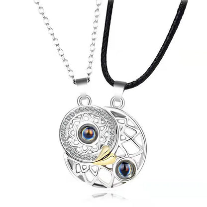 Collar Sol Y Luna Con 100 Idiomas